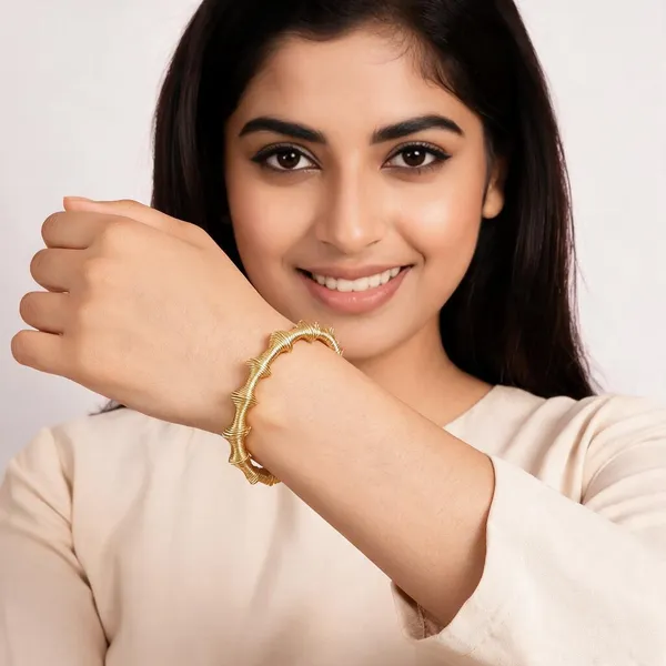 Gold_Stainless_Steel_Scalloped_Statement_Bracelet_For_Women