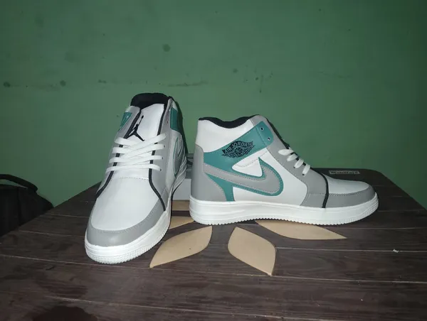 White_Synthetic_Colour_Block_High_Top_Sneakers_For_Men