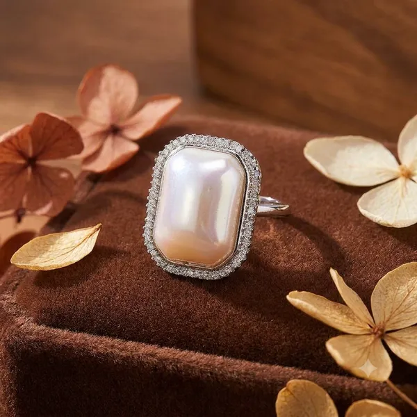 Silver_Tone_Rectangular_Statement_Ring_For_Women