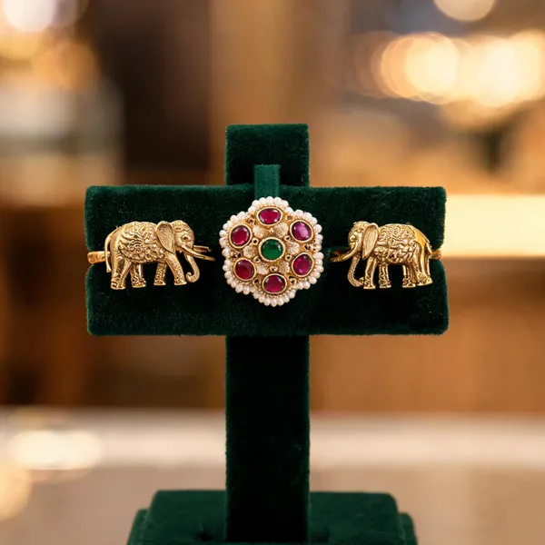 Gold_Tone_Traditional_Ring_Set_For_Women