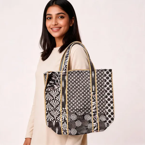 Black_Printed_Fabric_Tote_Bag_For_Women