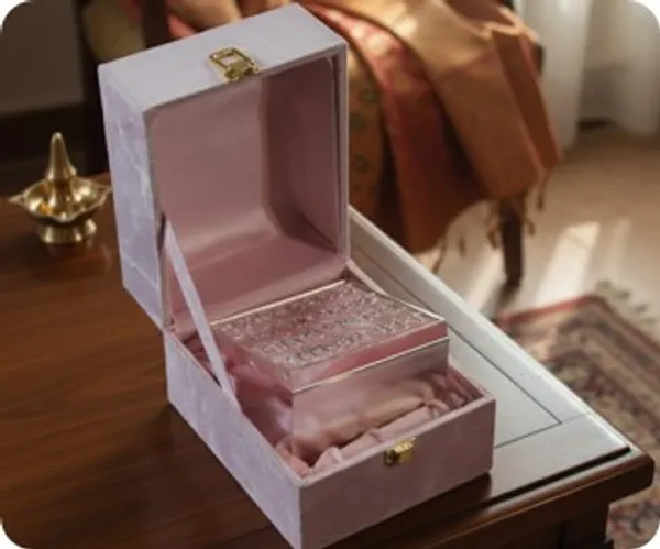 Mauve_Decorative_Prayer_Box_With_Engraved_Plaque
