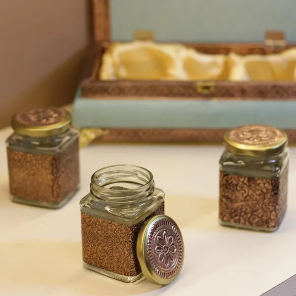 Glass_Ornate_Spice_Jar_Set_With_Decorative_Storage_Box