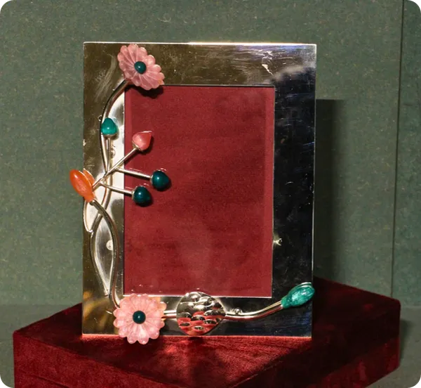 Metal_Floral_Design_Decorative_Mirror