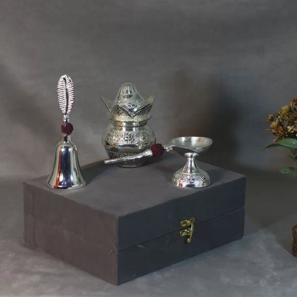 Metal_Traditional_Embossed_Pooja_Accessories_Set