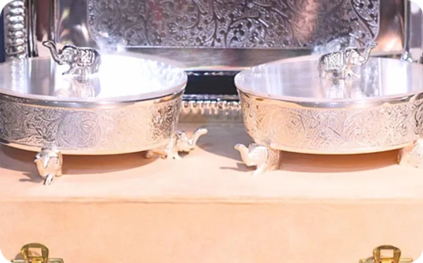 Metal_Traditional_Floral_Engraved_Pooja_Thali_Set