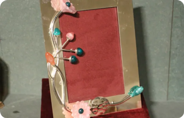 Metal_Floral_Design_Decorative_Mirror