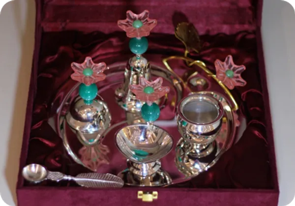 Silver-Toned_Floral_Pooja_Thali_Set