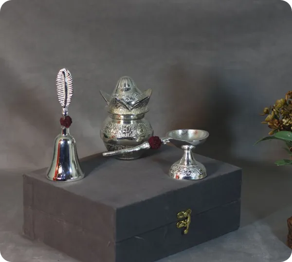 Metal_Traditional_Embossed_Pooja_Accessories_Set