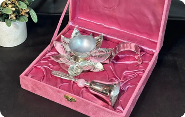 Silver_Tone_Lotus_Pooja_Diya_Set