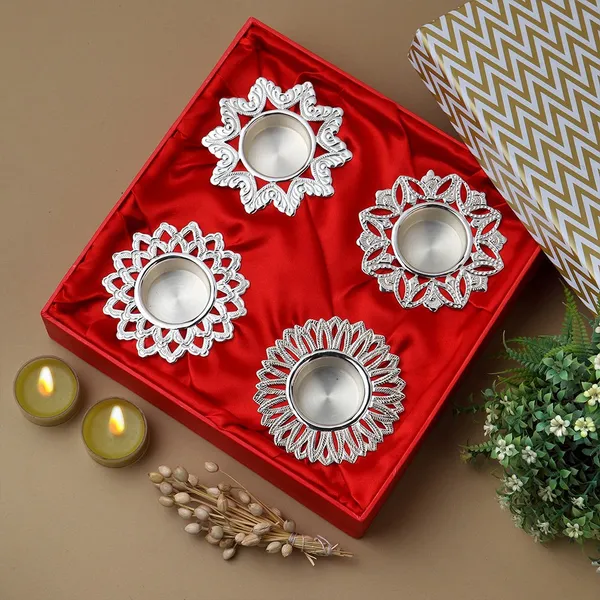 Metal_Traditional_Floral_Diya_Set_With_Gift_Box