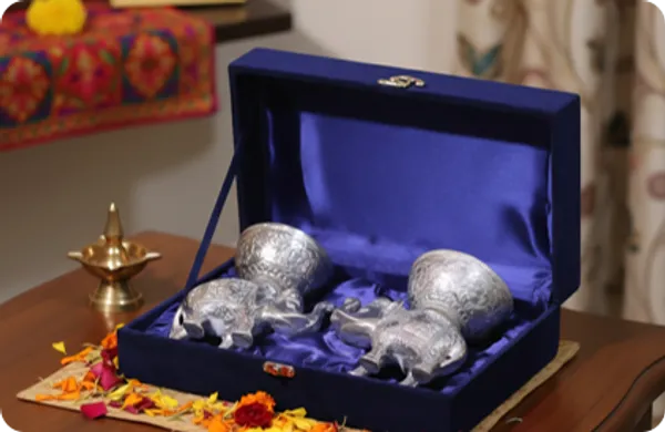 Metal_Traditional_Embossed_Elephant_Incense_Holder_Set