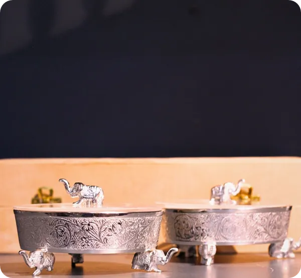 Metal_Traditional_Floral_Engraved_Pooja_Thali_Set