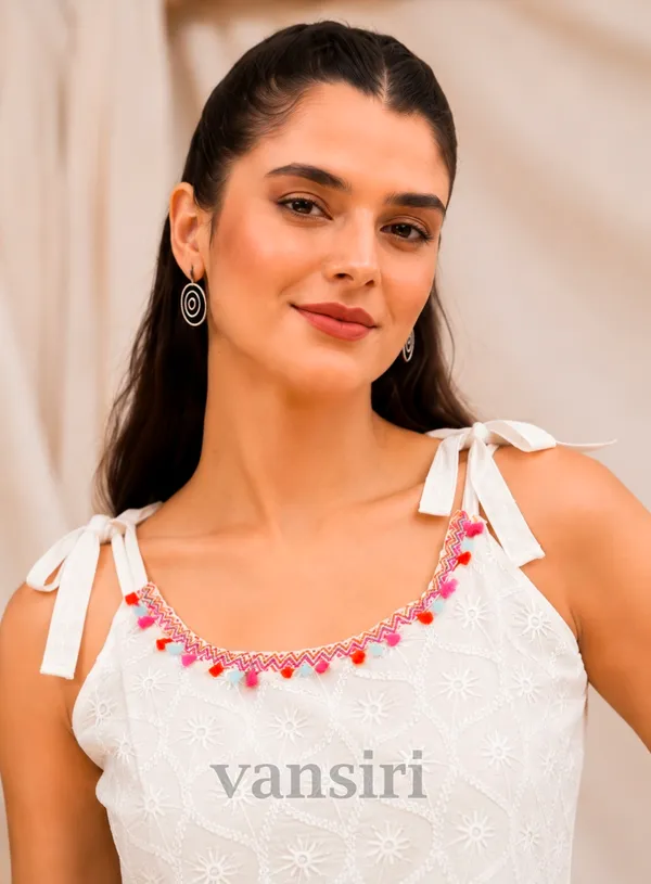 White_Cotton_Sleeveless_Kurti_For_Women