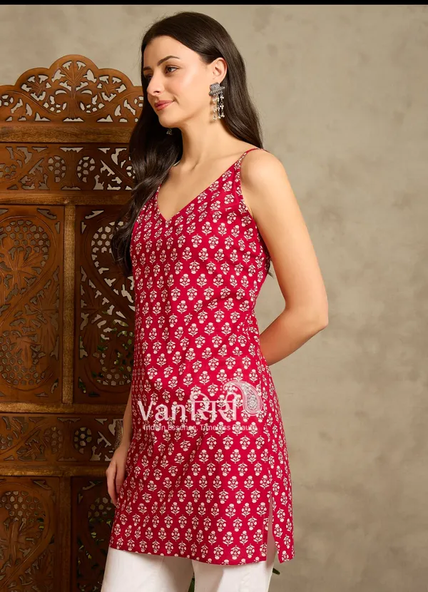 Red_Pure_Cotton_Sleeveless_Kurti_For_Women