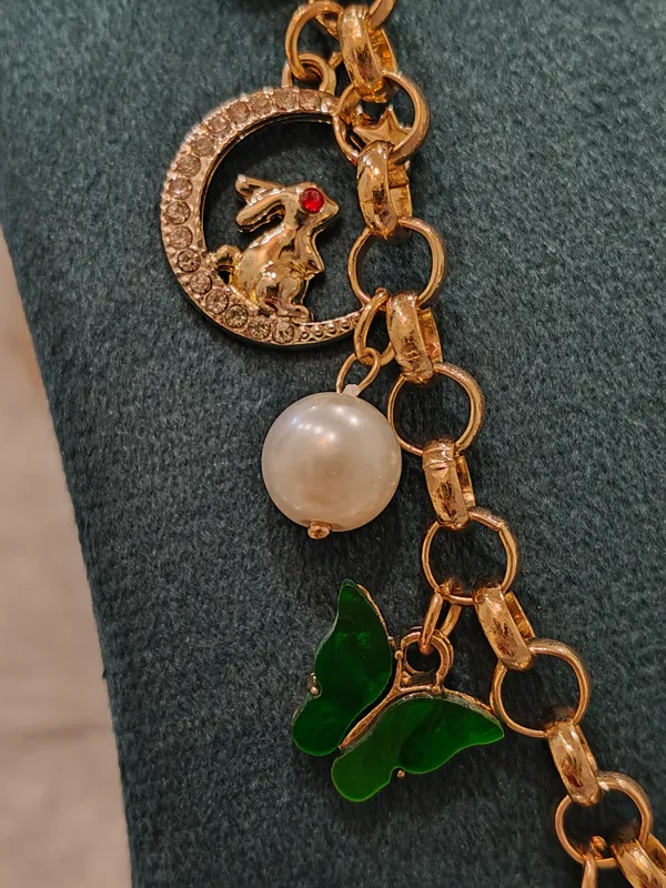 Gold_Stainless_Steel_Pearl_Charm_Statement_Necklace_For_Women