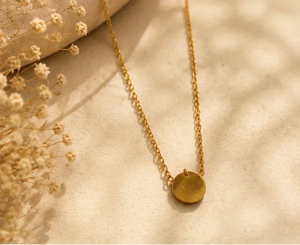 Gold_Stainless_Steel_Minimal_Pendant_Necklace_For_Women