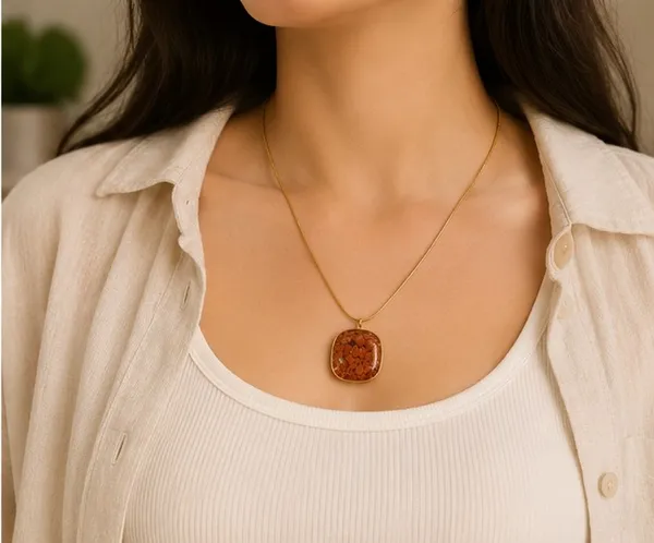 Gold_Stainless_Steel_Brown_Pendant_Necklace_For_Women