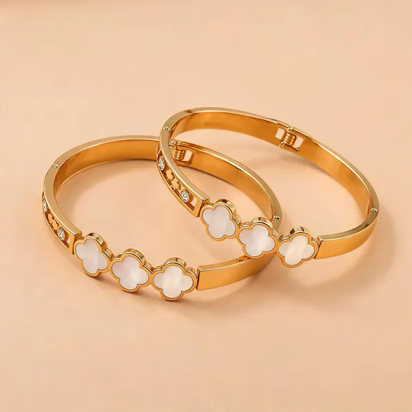 Gold_Stainless_Steel_Clover_Charm_Bracelet_For_Women