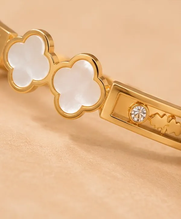 Gold_Stainless_Steel_Clover_Charm_Bracelet_For_Women