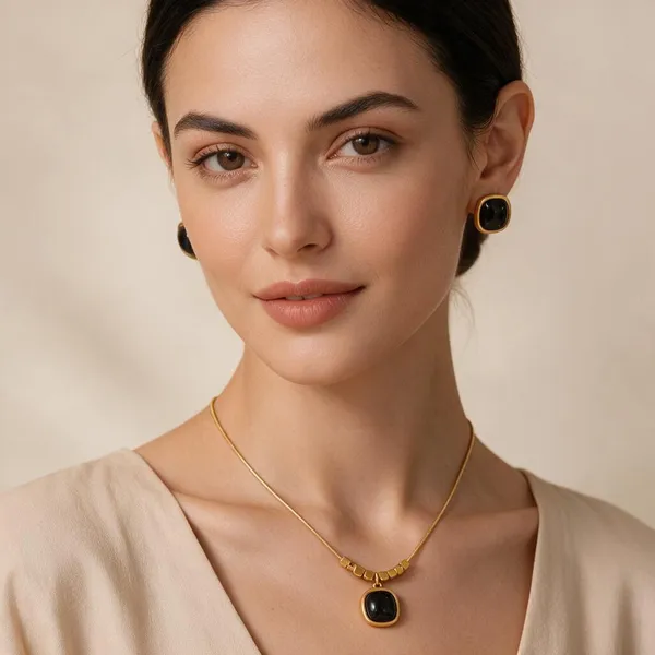Gold_Stainless_Steel_Black_Stone_Necklace_Set_For_Women
