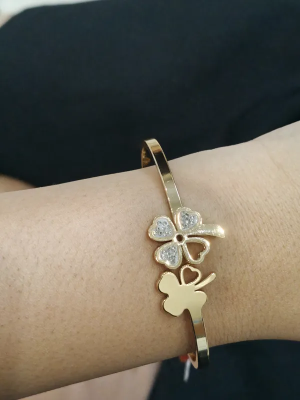 Gold_Stainless_Steel_Butterfly_Clover_Charm_Bracelet_For_Women