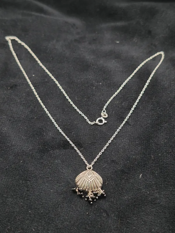 Silver_925_Sterling_Traditional_Pendant_Necklace_For_Women