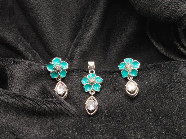 Silver_Blue_925_Silver_Turquoise_Floral_Pendant_For_Women