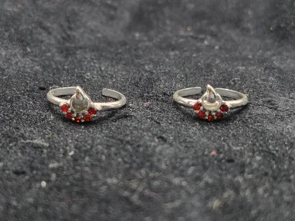 Silver_&_Red_925_Silver_Adjustable_Stone_Toe_Ring_For_Women