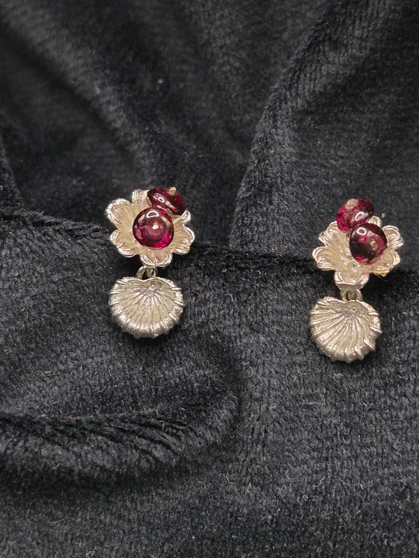 Gold-Tone_Floral_Embellished_Brooch_for_Women