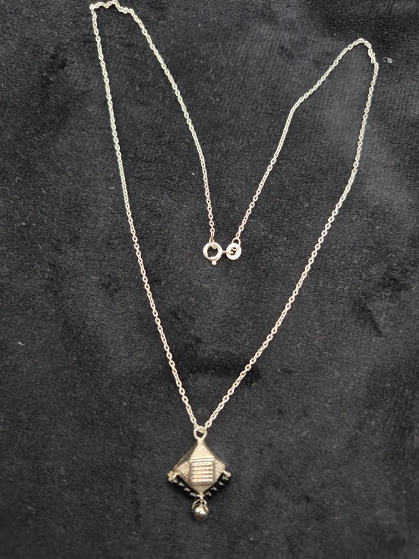 Silver-Tone_Geometric_Pendant_Necklace_for_Women