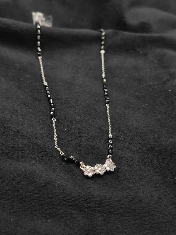 Gold_925_Silver_Black_Beaded_Floral_Pendant_Mangalsutra_For_Women