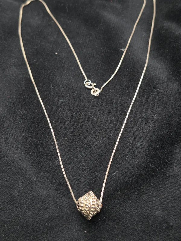 Gold_925_Silver_Ornate_Pendant_For_Women