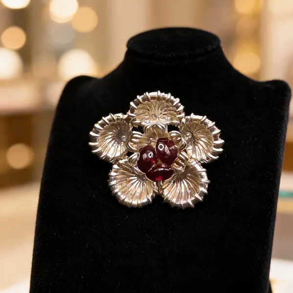Gold_925_Sterling_Silver_Floral_Embellished_Pendant_For_Women