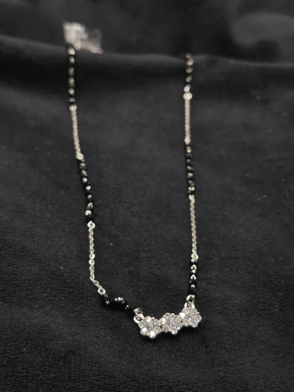 Gold_925_Silver_Black_Beaded_Floral_Pendant_Mangalsutra_For_Women