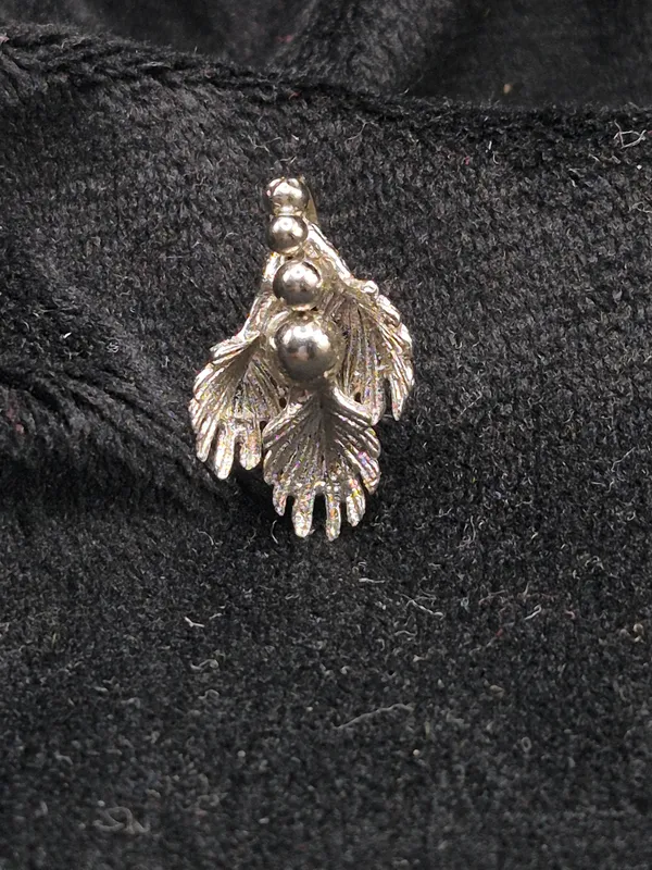 Silver_925_Silver_Leaf_Motif_Pendant_Set_For_Women