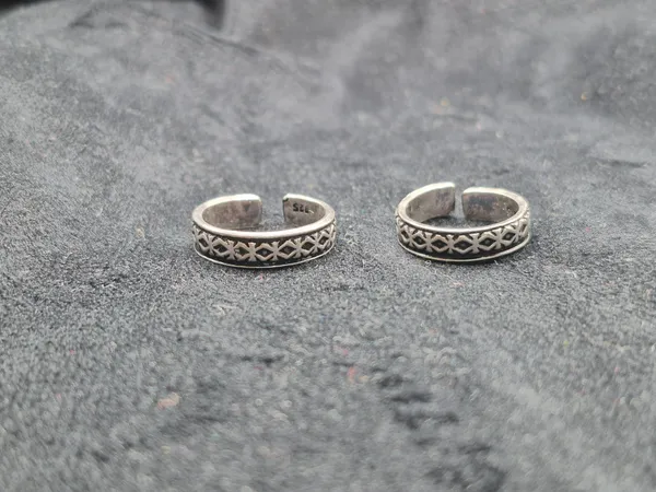 Silver_925_Silver_Patterned_Adjustable_Toe_Ring_For_Women