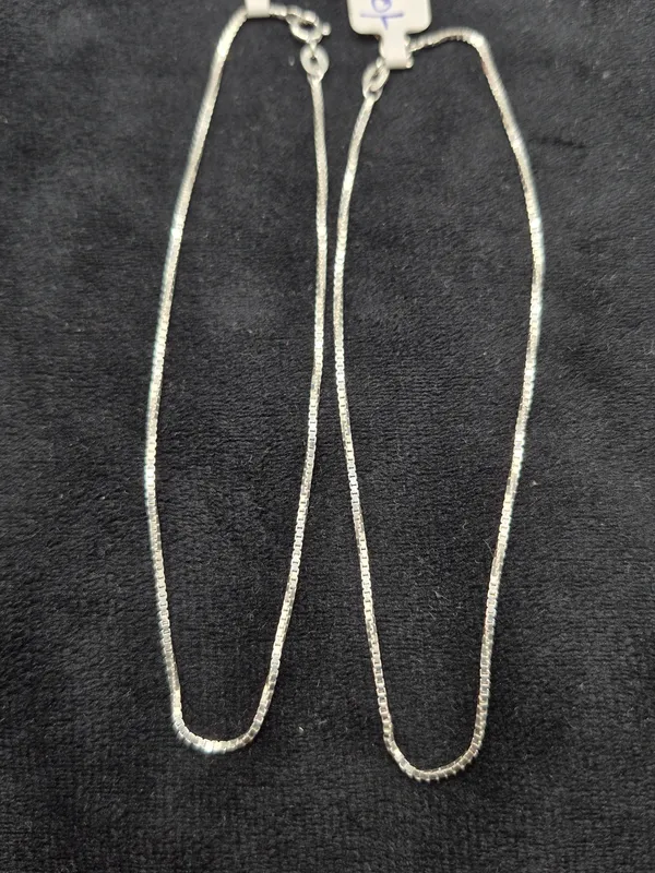 Silver_Tone_Chain_Anklets_Pair_for_Women