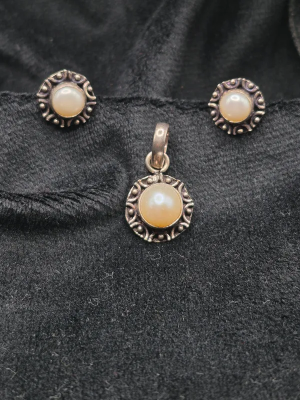 Gold_925_Silver_Oxidized_Pearl_Pendant_&_Earrings_Set_For_Women