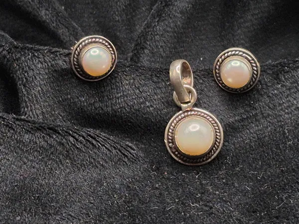 Silver_925_Sterling_Silver_Pearl_Pendant_For_Women