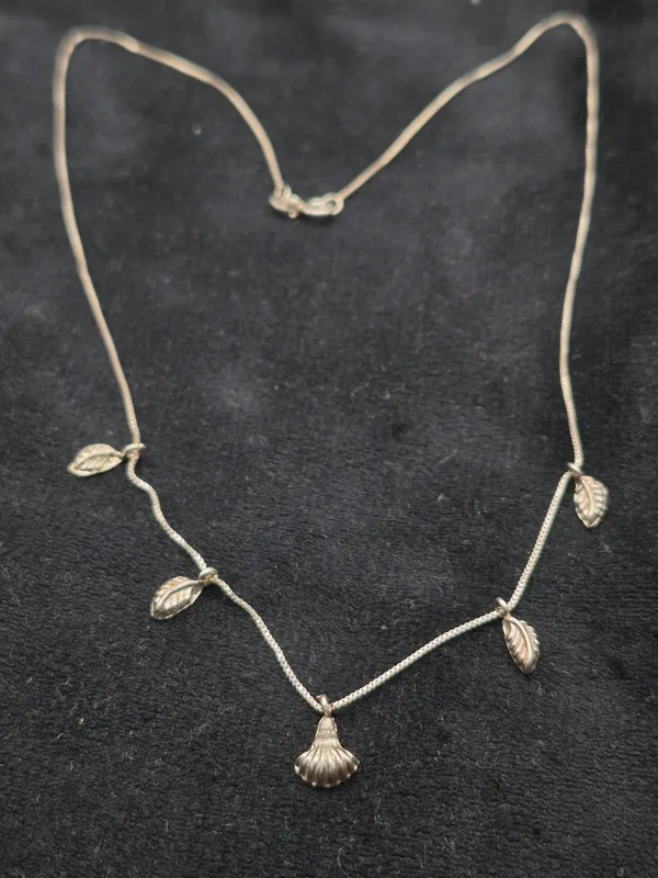 Silver_925_Sterling_Leaf_Charm_Necklace_For_Women