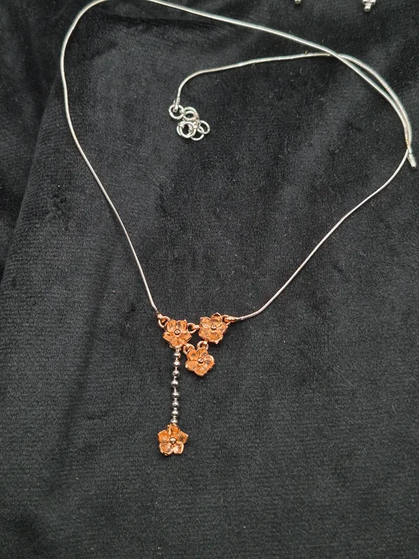 Silver_&_Rose_Gold_925_Silver_Floral_Necklace_For_Women