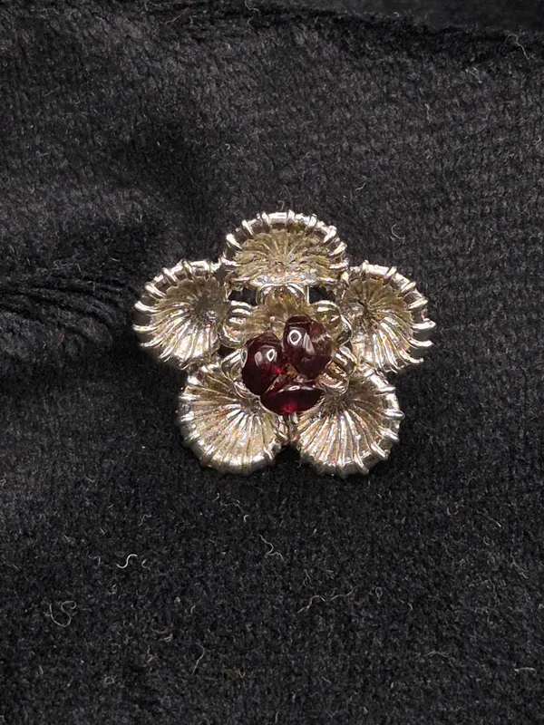 Gold-Tone_Floral_Embellished_Brooch_for_Women