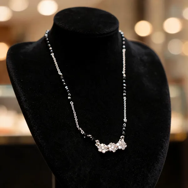 Gold_925_Silver_Black_Beaded_Floral_Pendant_Mangalsutra_For_Women