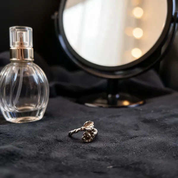 Silver_925_Silver_Twisted_Leaf_Charm_Ring_For_Women