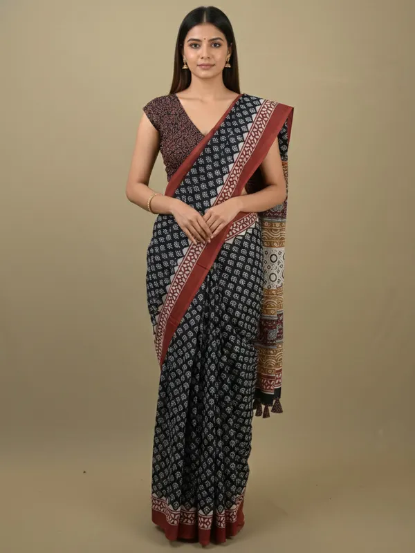Black_And_Red_Cotton_Printed_Saree_for_Women