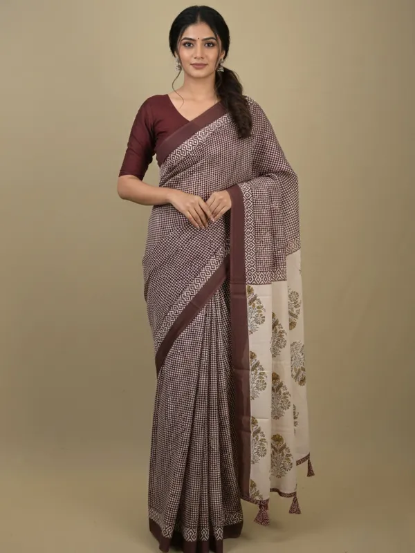 Brown_Patterned_Saree_for_Women