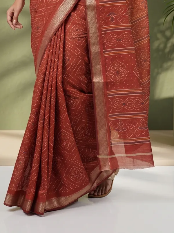 Red_Printed_Saree_For_Women