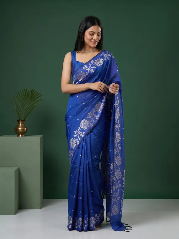 Blue_Woven_Floral_Zari_Saree_for_Women