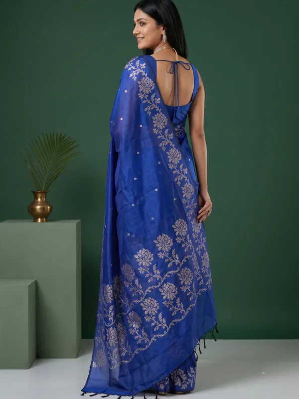 Blue_Woven_Floral_Zari_Saree_for_Women